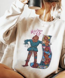 The Wizard of Oz Shirt, Wicked Musical Movie Fan Xmas Gift, Jonathan Bailey Sweatshirt Hoodie